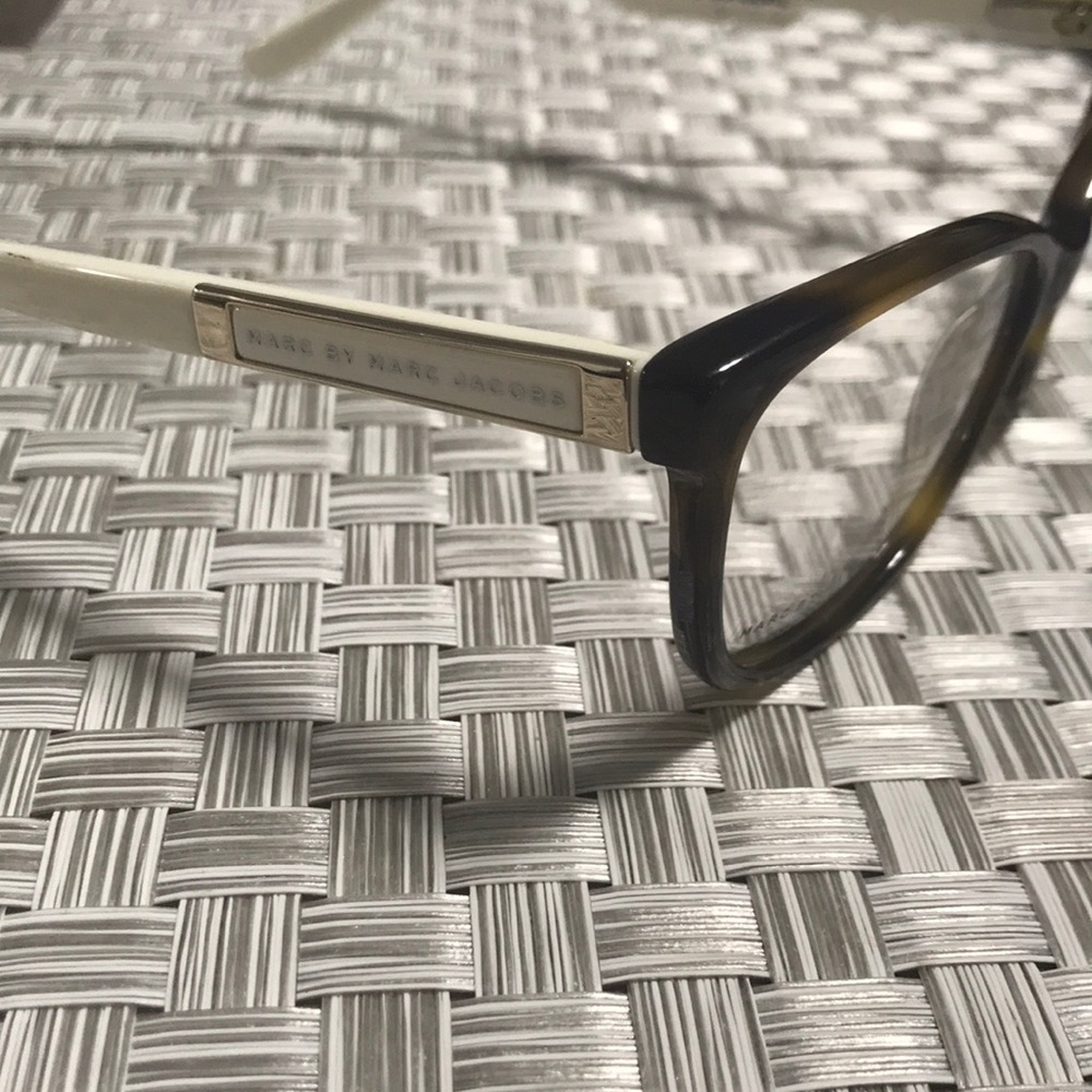Marc Jacobs Authentic Woman Frame - Picture 3 of 6